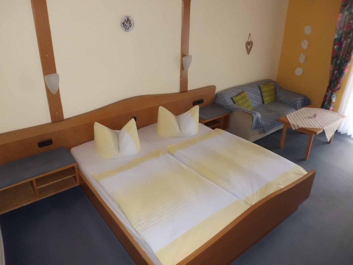 Gasthof-Metzgerei-Pension Schierlitz Rimbach  Exteriör bild