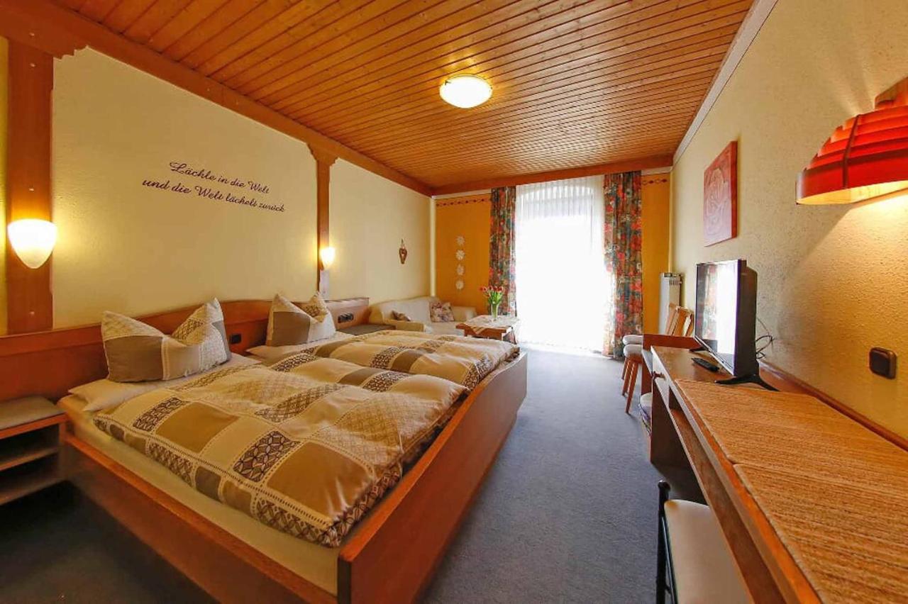 Gasthof-Metzgerei-Pension Schierlitz Rimbach  Exteriör bild